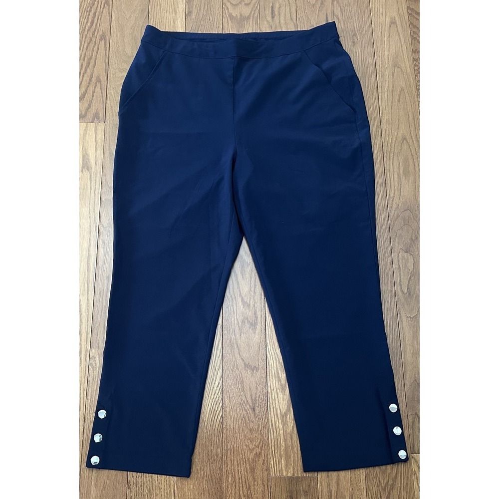 Chico's Zenergy Navy Pull On Cropped Ankle Pants Button Hem‎ Size 1 Medium NWT
